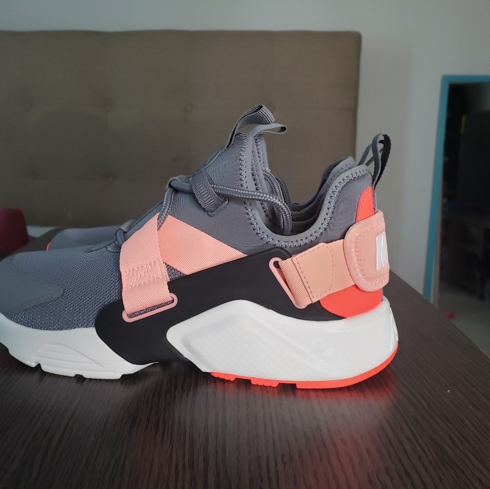 Nike Air Huraches - Picture 5 of 5
